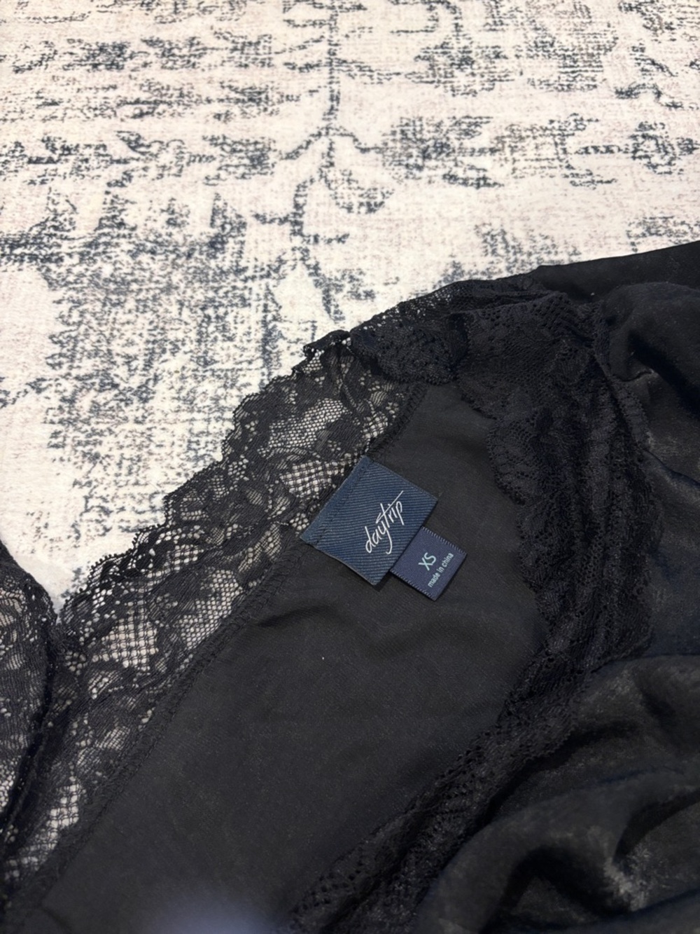Buckle Daytrip XS Black Lace V-Neck Button Front Blouse - Picture 2 of 6